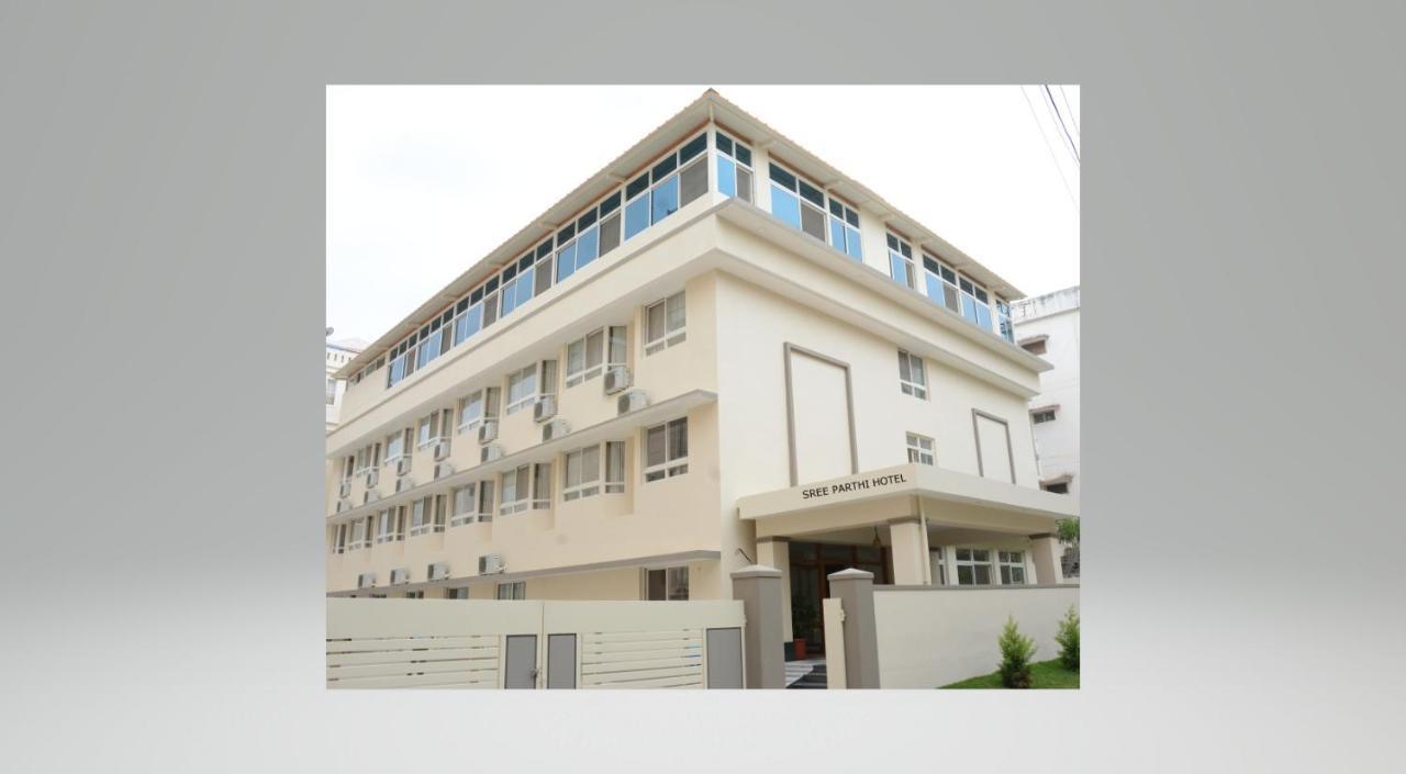 Sreeparthi Hotel Puttaparthi Eksteriør bilde