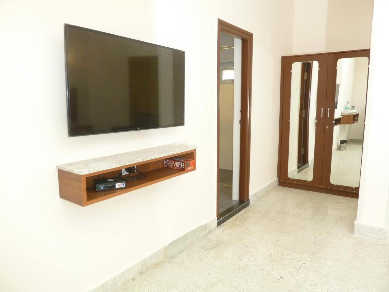 Sreeparthi Hotel Puttaparthi Eksteriør bilde