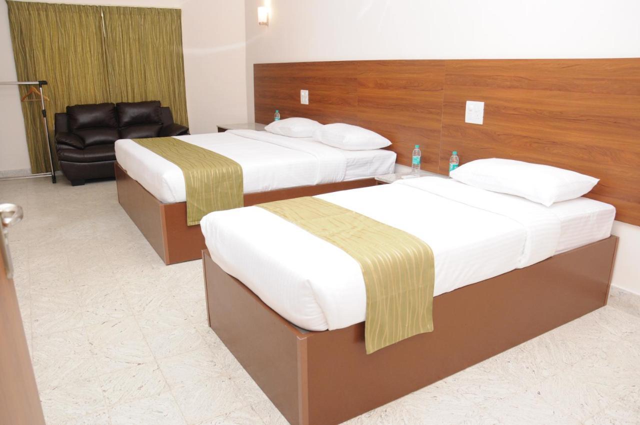 Sreeparthi Hotel Puttaparthi Eksteriør bilde