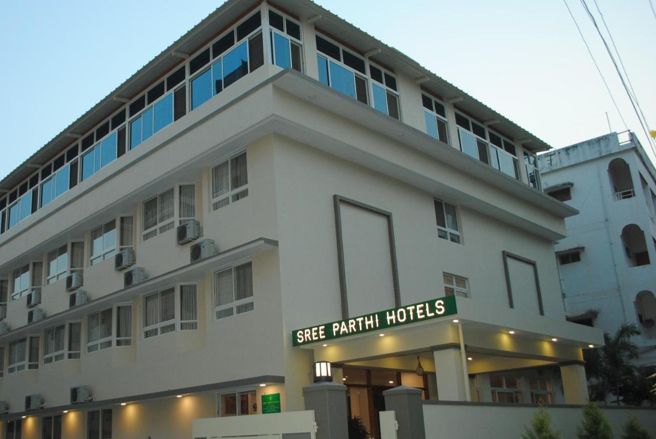 Sreeparthi Hotel Puttaparthi Eksteriør bilde
