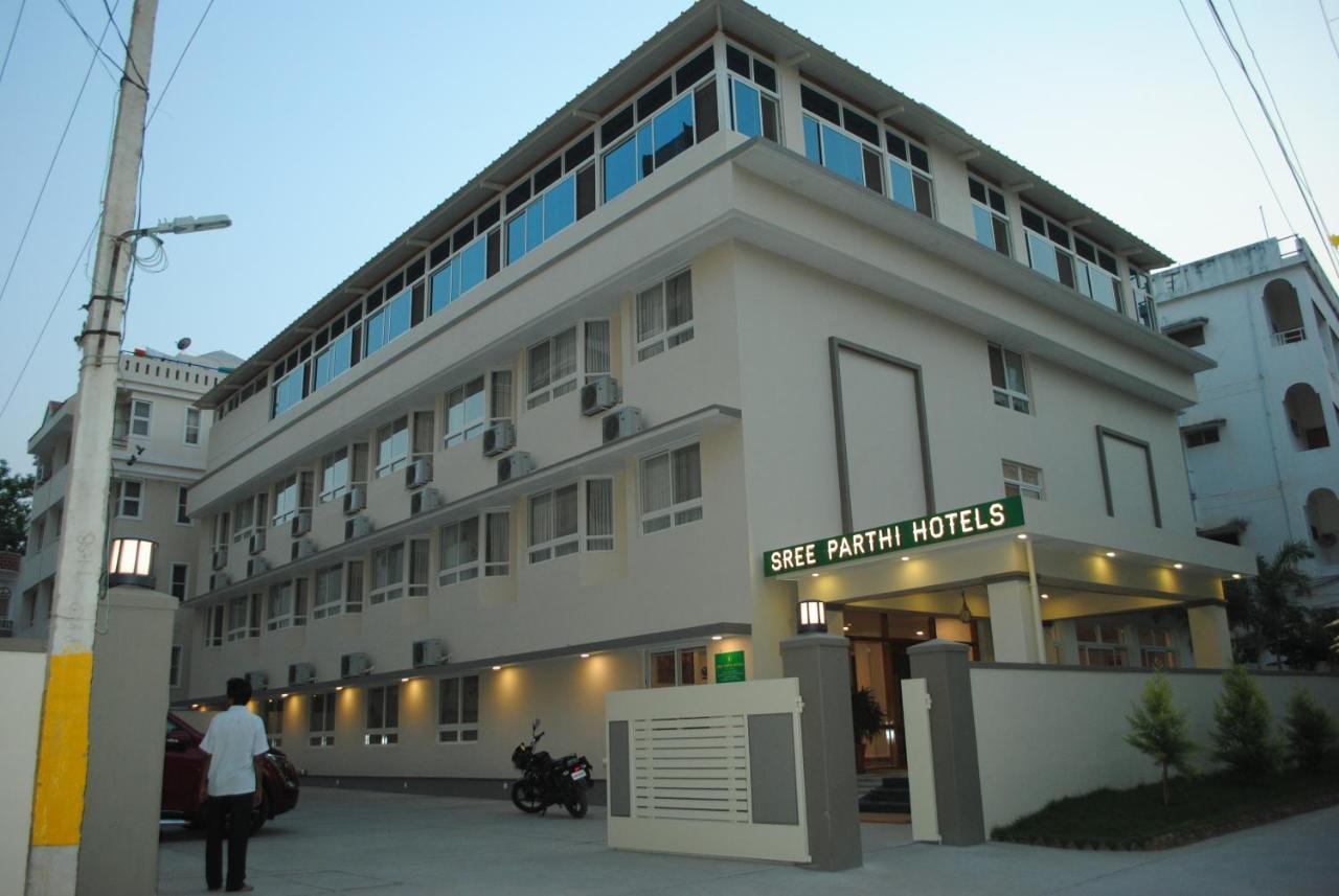 Sreeparthi Hotel Puttaparthi Eksteriør bilde